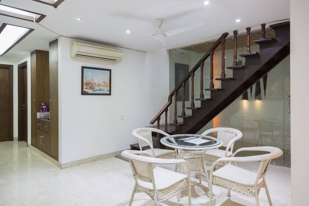 Фото Under My Roof Green Park