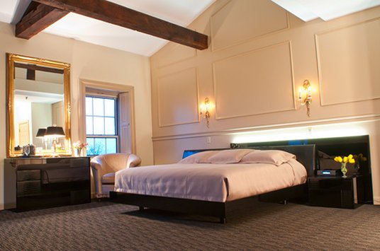 Фото Garrison Inn Boutique Hotel