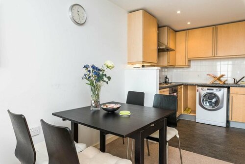 Жильё посуточно Fantastic 1 Bed Flat Stratford в Лондоне