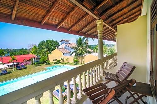 Фото Kalla Bongo Lake Resort