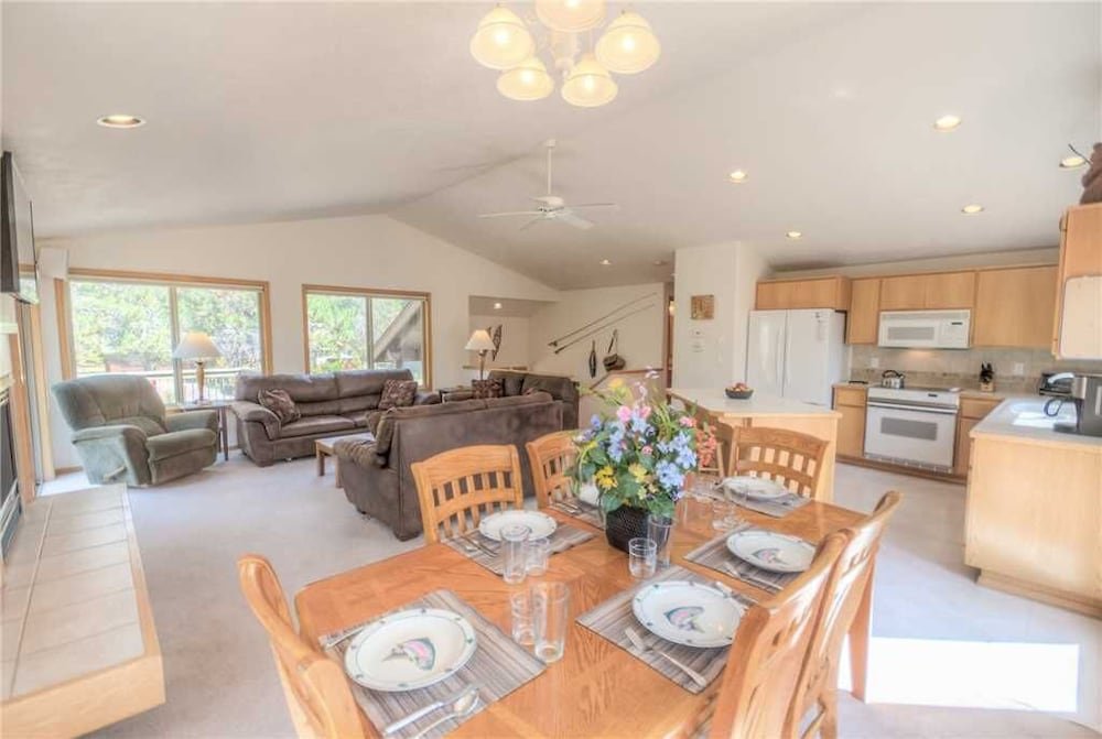 Фото Warbler Lane 15