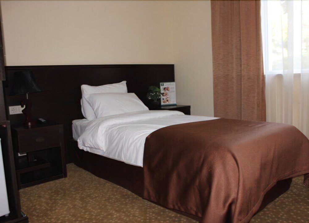 Фото Tskaltubo Plaza Hotel