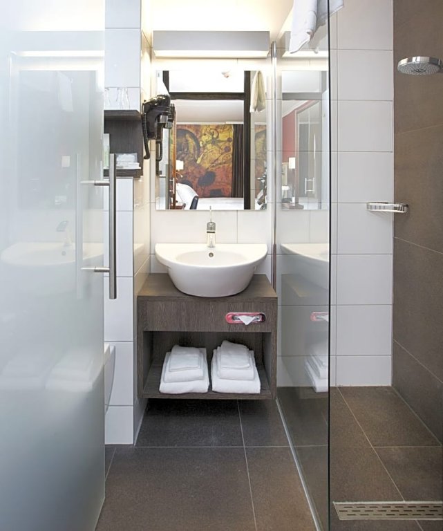 Фото Golden Tulip Hotel Central