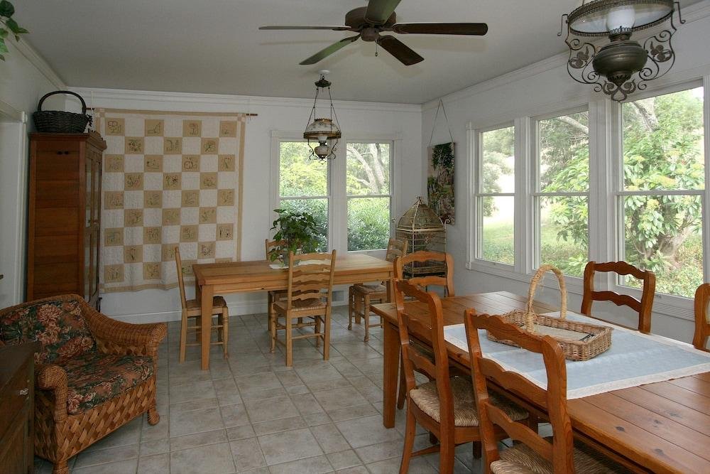 Фото Belle de Jour Inn