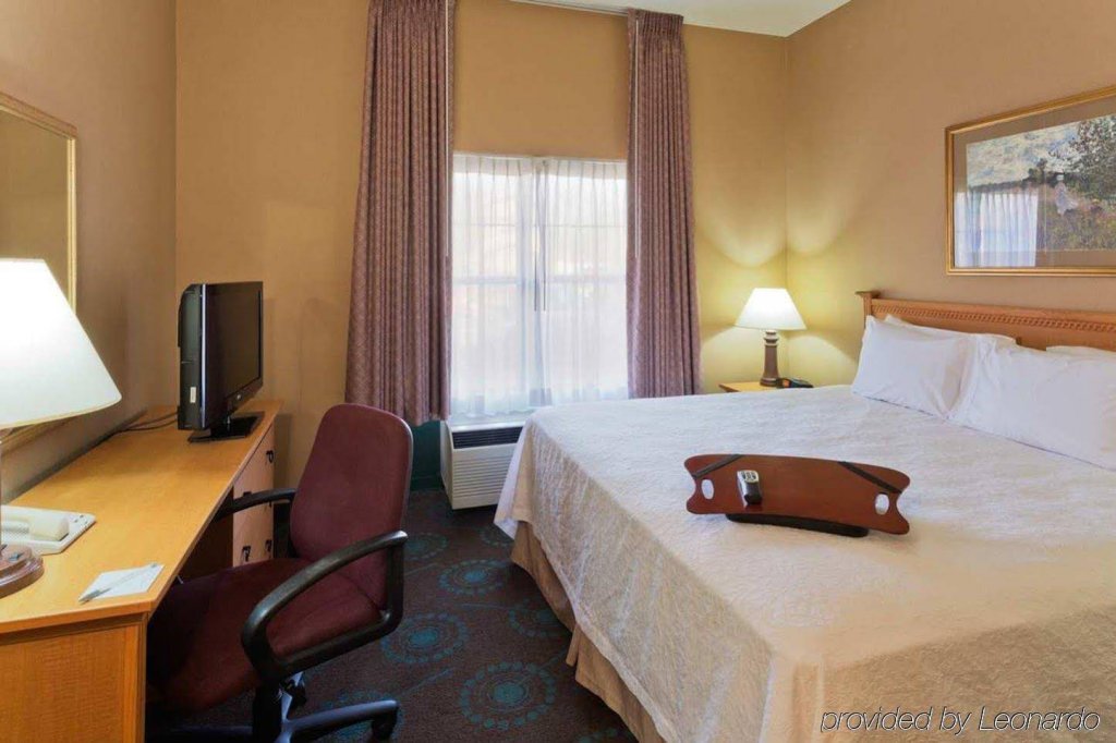 Фото Hampton Inn & Suites Phoenix-Goodyear