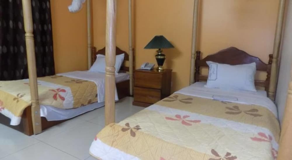 Фото отеля 2