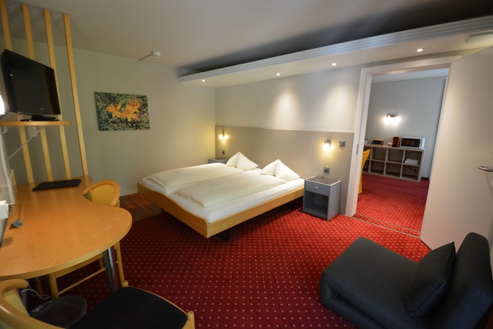 Фото Aparthotel Goldey Interlaken