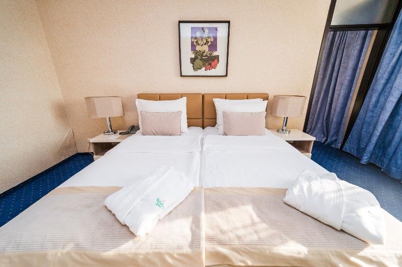 Фото Hotel Holiday