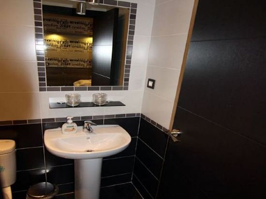 Фото Hostal Mh Fuencarral