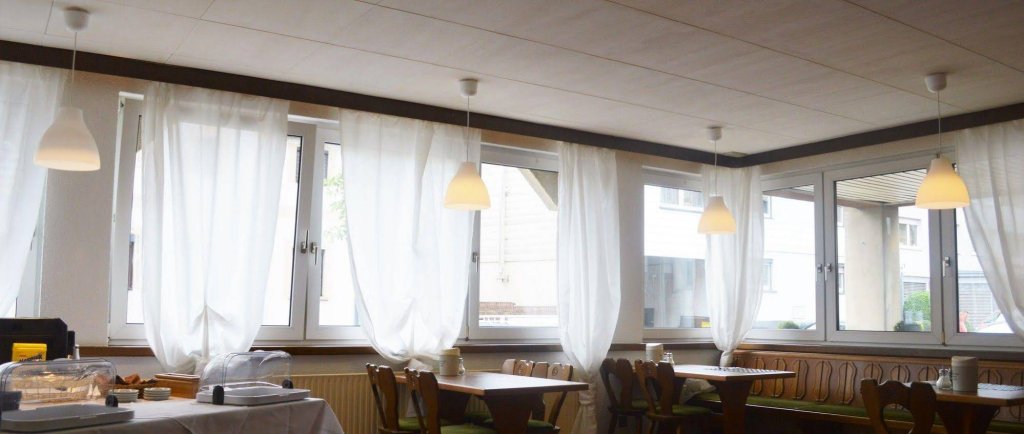 Фото Hotel zum Brunnen