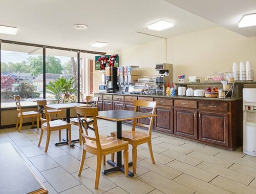 Гостиница Red Roof Inn Montgomery - Midtown в Монтгомери