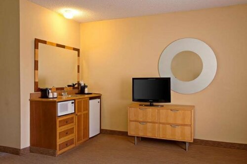 Гостиница La Quinta Inn & Suites by Wyndham Orange County Airport в Санта-Ане