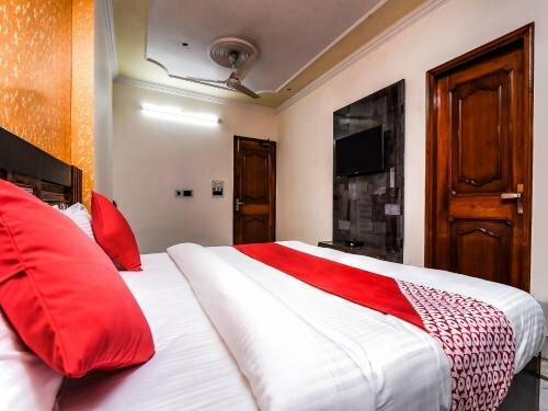 Гостиница Oyo 19391 Forever Banquet & Rooms в Дели