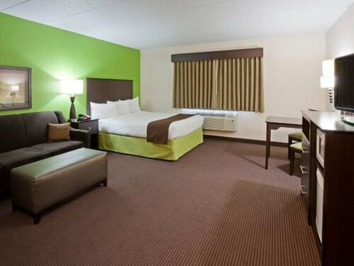 Гостиница AmericInn by Wyndham Black River Falls I-94 on Atv Trail