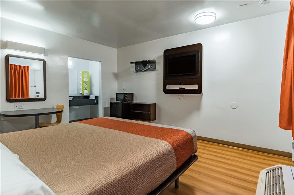 Фото Motel 6 National City Ca