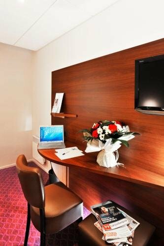 Гостиница Brit Hotel Nantes Vigneux - L'Atlantel