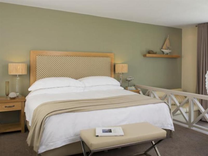 Фото The Bay Hotel