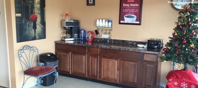 Фото Econo Lodge North
