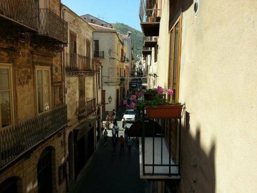 Гостиница B&b Del Corso в Чефалу