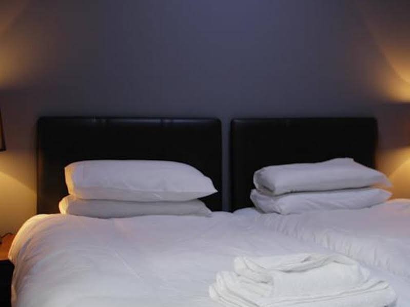 Фото The Liverpool Inn Hotel