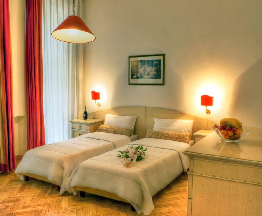 Фото Hotel Suite Home Prague