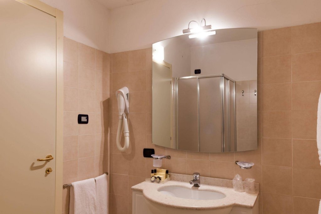 Фото Hotel Lovere Resort & SPA