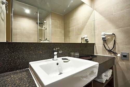 Фото Royal Emporium Hotel