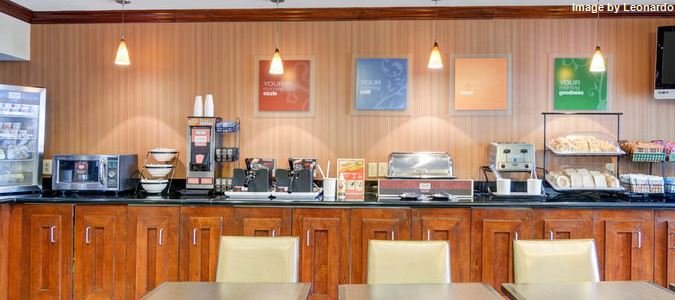 Фото Comfort Inn & Suites Airport Dulles - Gateway