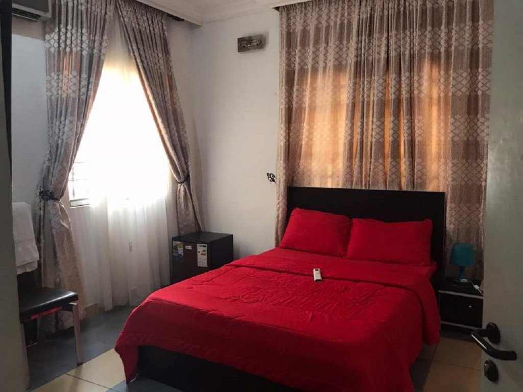 Фото Diplomatic Suites