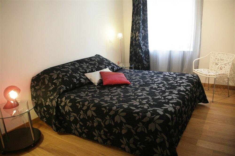 Фото Suite Affaire Cannes Vieux Port