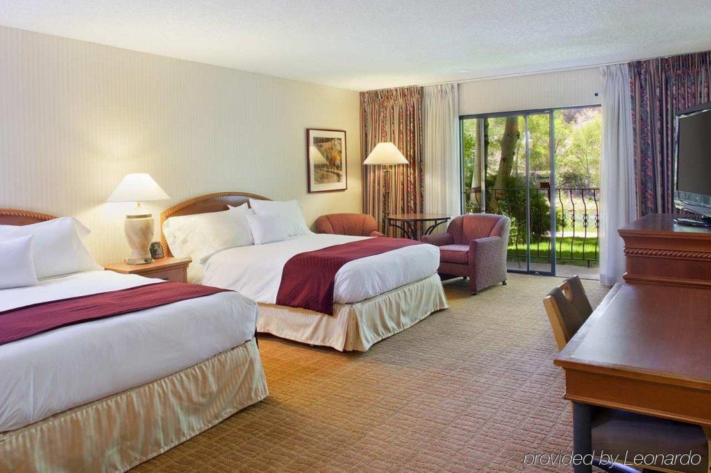 Фото DoubleTree by Hilton Durango