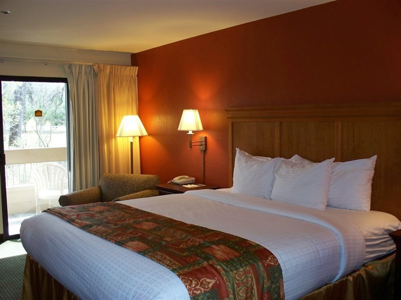 Фото Heritage Inn Yosemite/Sonora