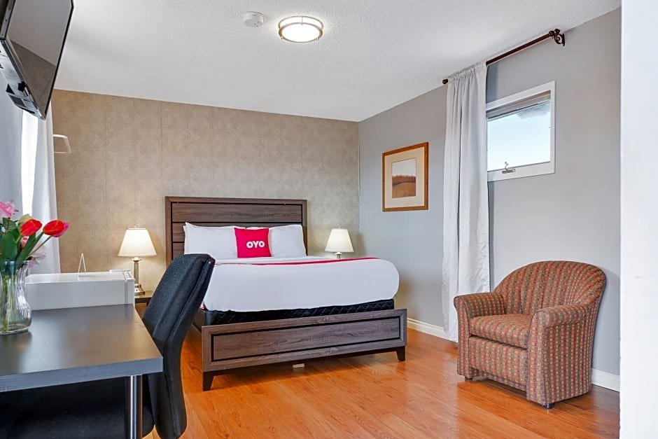 Фото Hotel Bethel - Fort MacLeod, Ab