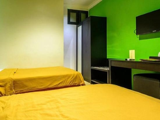 Фото Lotus Garden Hotel