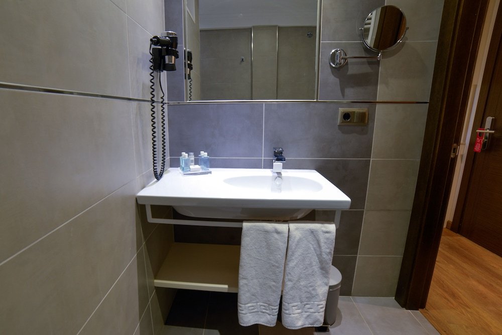 Фото Apartamentos Turisticos LLanes