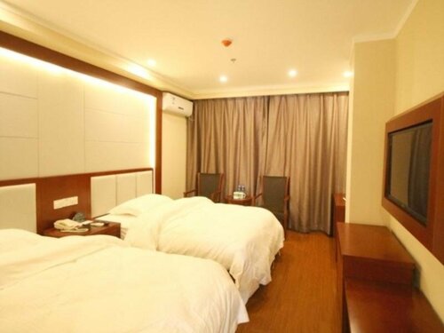 Гостиница GreenTree Inn Anhui Fuyang Railway Station W XianGYAng Road Business Hotel в Фуяне