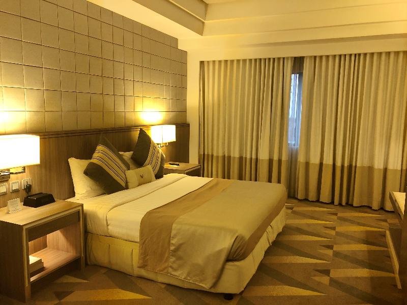 Фото Hotel Benilde Maison De La Salle