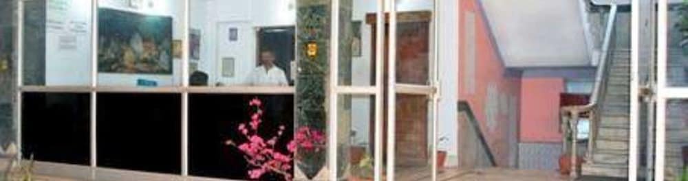 Фото Hotel Yashoda International