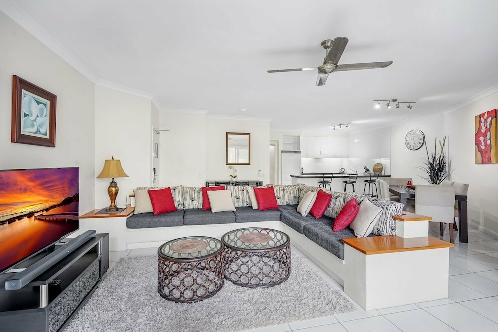 Hotel Poolside Apt in Alamanda Beachfront Resort 52, Palm Cove, photo