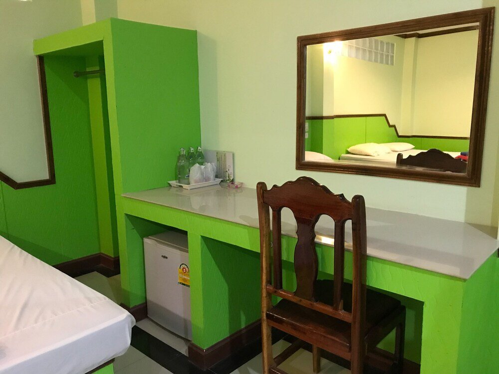 Фото Oyo 75334 Train Hotel