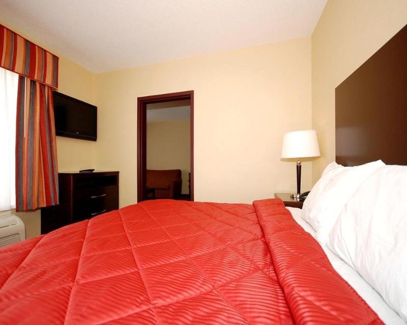 Фото Comfort Inn & Suites