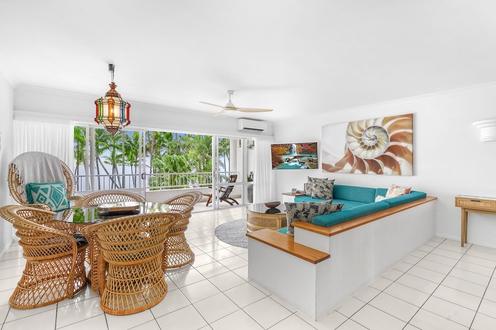 Фото Belle Escapes - Sapphire Suite Absolute Beachfront Alamanda Resort 17