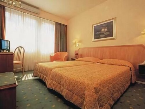 Гостиница ibis Genève Centre Lac в Же