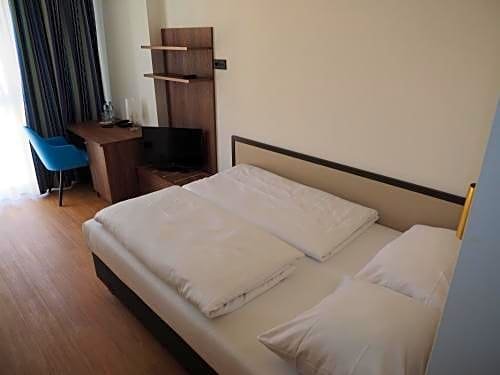 Фото Hotel Aurbacher Hof GmbH