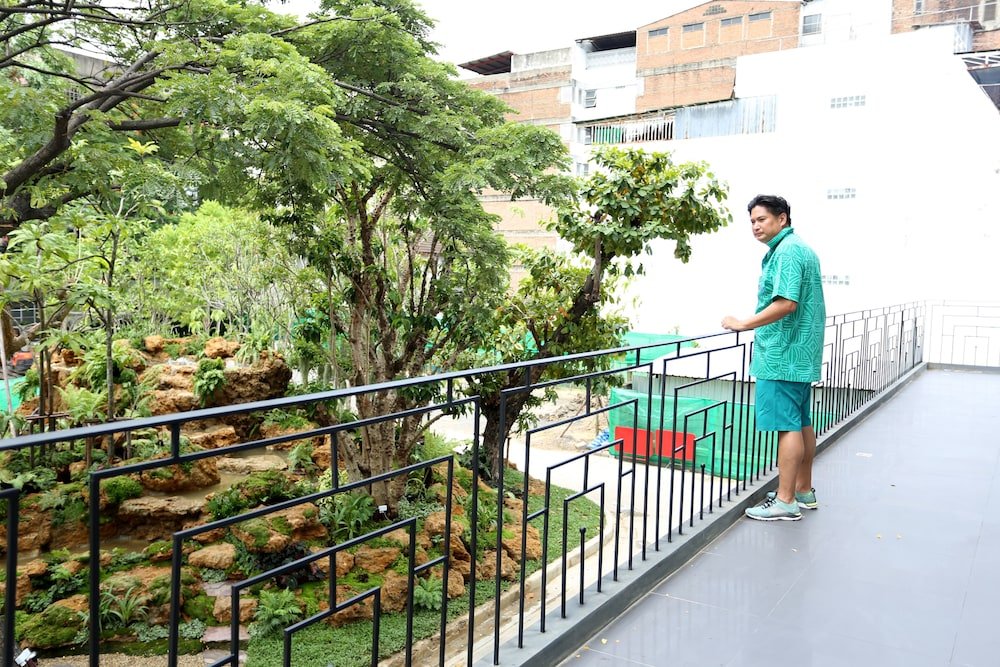 Фото Bangkok Oasis Hotel