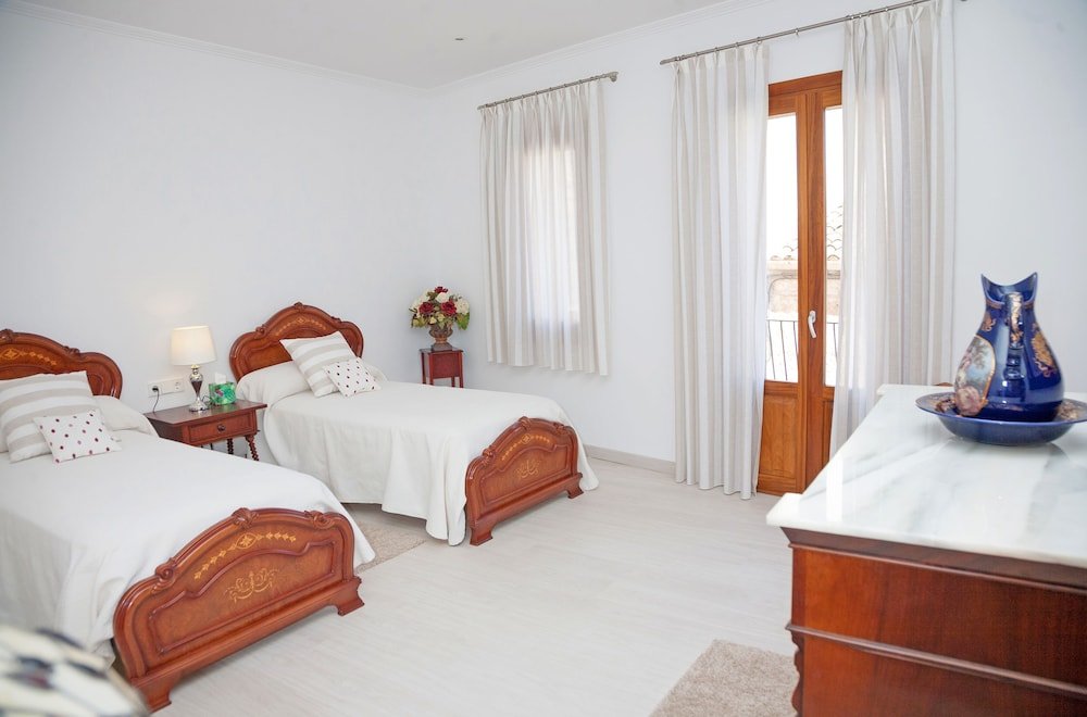 Фото Townhouse Can Peret