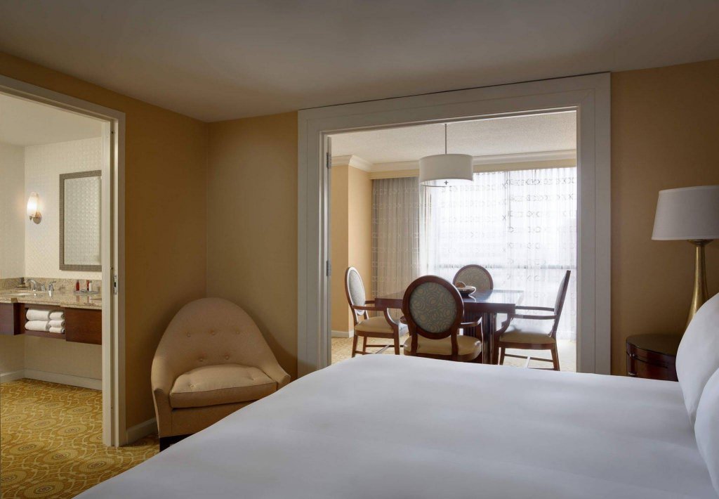 Фото Dallas/Addison Marriott Quorum by the Galleria