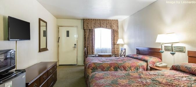 Фото Rodeway Inn Magic Mountain Area