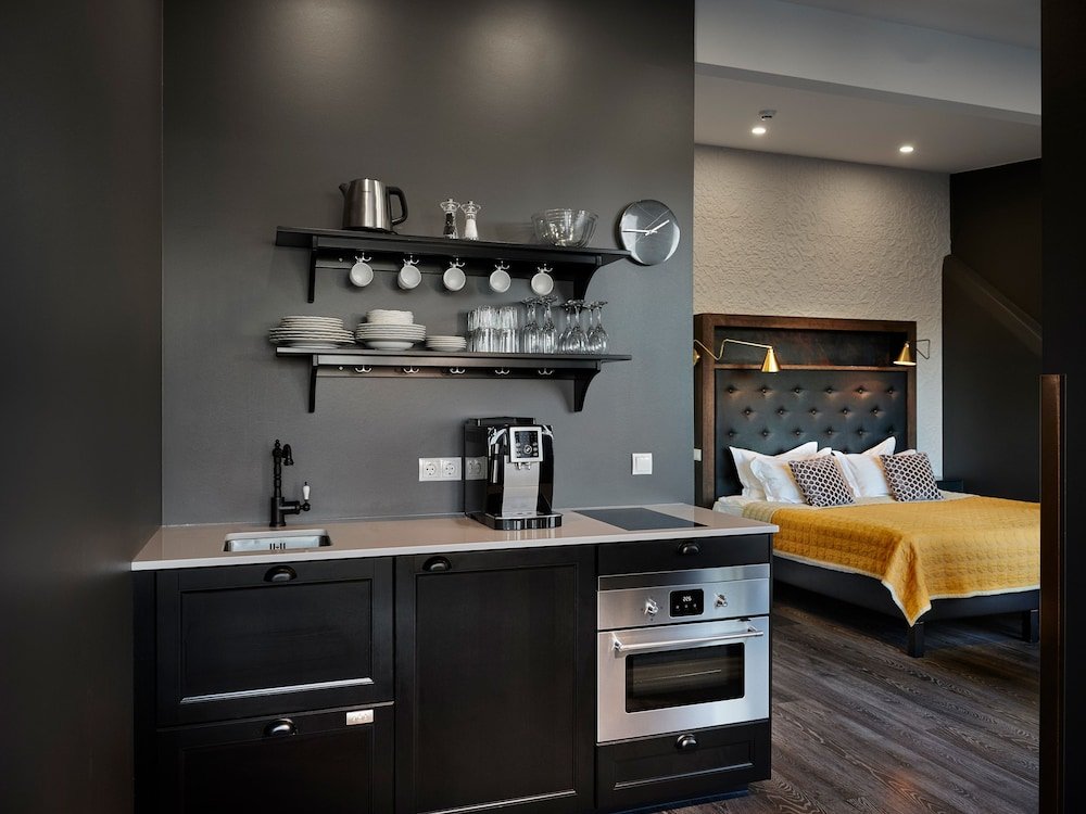 Фото Vintage Hotel Apartments