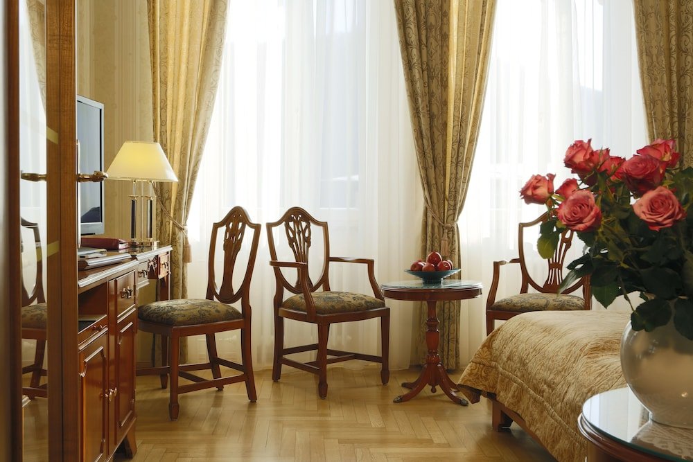 Фото Bristol Palace